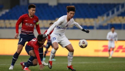 完美对战平台下载-【中超】杨旭头球中框赵明剑失良机 重庆0比0申花